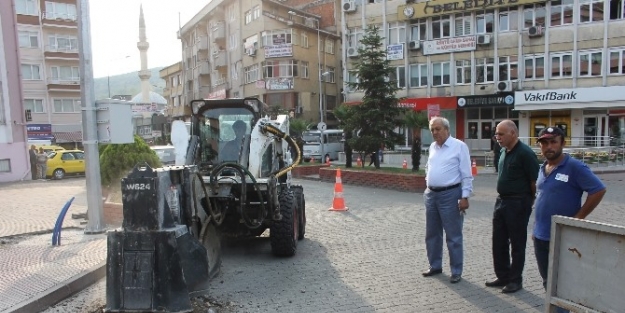 Devrek’te Mobese Alt Yapı Çalişmalari Devam Ediyor