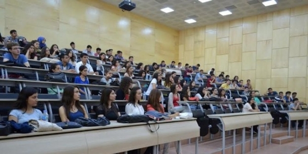 Namık Kemal Üniversitesi Tıp Fakültesi’nde Öğrencilere Oryantasyon Programı Verildi