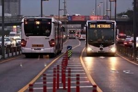 Beşiktaşlı yönetici maça metrobüsle yetişti