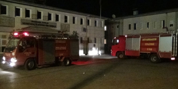 Okullara ses bombası attılar