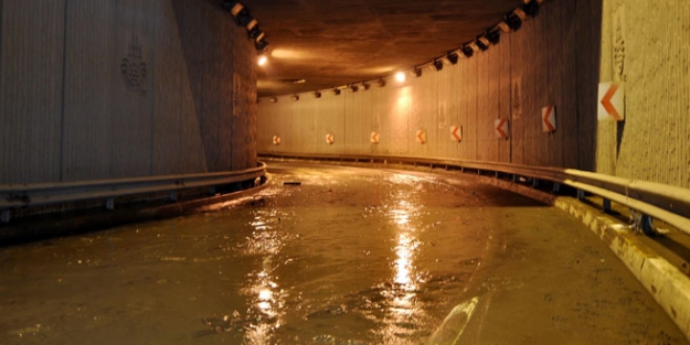 Alt geçit 36 saat sonra ulaşıma açıldı