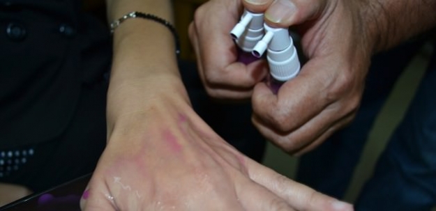 Damar bulmaya yarayan sprey icat etti