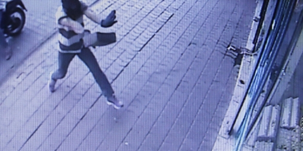 Cam kırılmayınca hırsızlar şok oldu