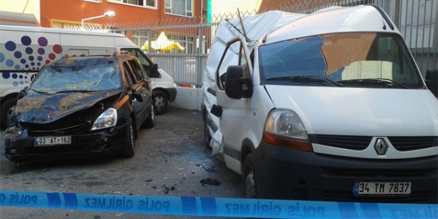 Aracıyla 3. kattan aşağı uçtu