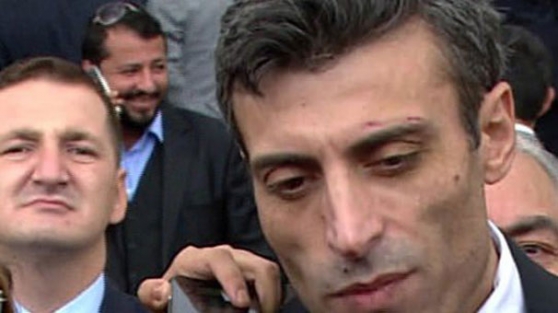 Başkonsoloslayüzündei dikkat çeken ayrıntı