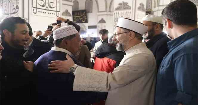 Diyanet İşleri Başkanı Erbaş, Bursa Ulu Camii'nde teravih namazı kıldırdı