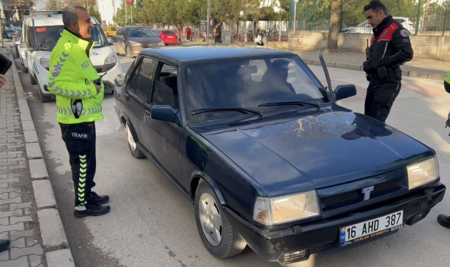 Makas atarken yakalanan sürücü: Artık bu sokaktan yaya olarak bile geçmem