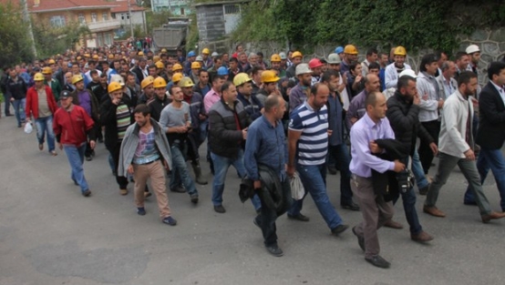 Maden işçileri Valiliğe yürüyor
