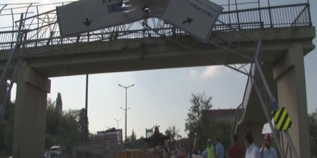 İstanbul'da damper yine üst geçide çarptı!