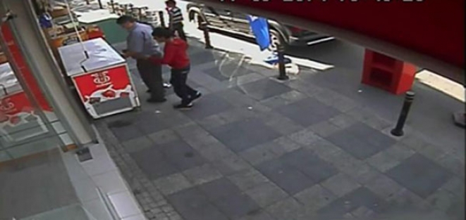 Market sahibini şaşkına çeviren hırsızlık!