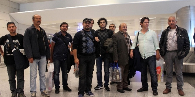 12 Türk gemici yurda döndü