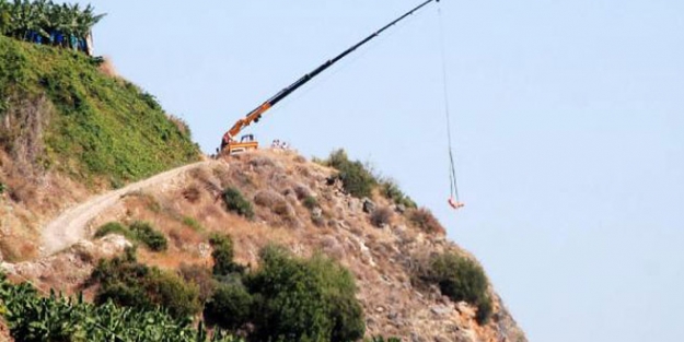 Ustanın cesedi kayalıklarda bulundu