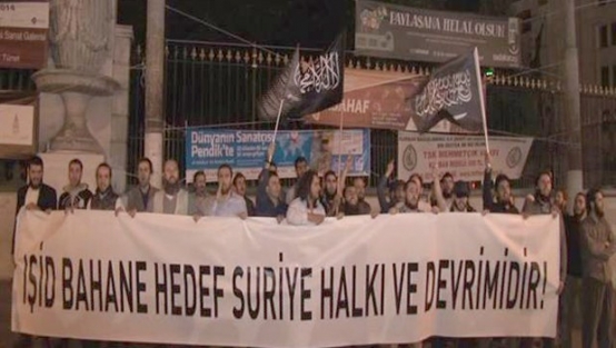 IŞİD operasyonu Taksim'de protesto edildi