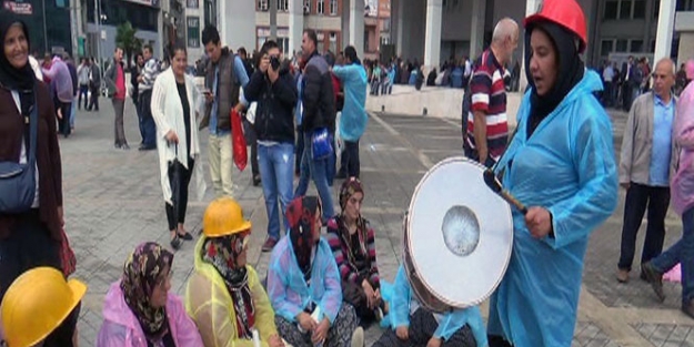 Madencilere eşlerinden büyük destek