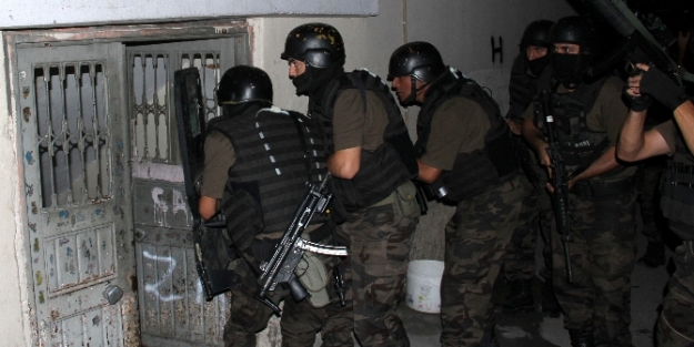 Şafak vakti bin polisle uyuşturucu operasyonu