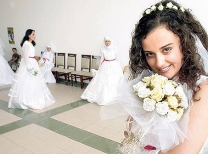 Erasmus evlilik programına döndü!