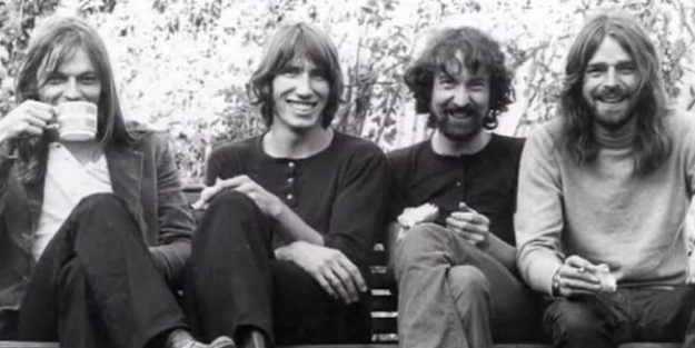 Pink Floyd’an Türkçe şarkı sürprizi!