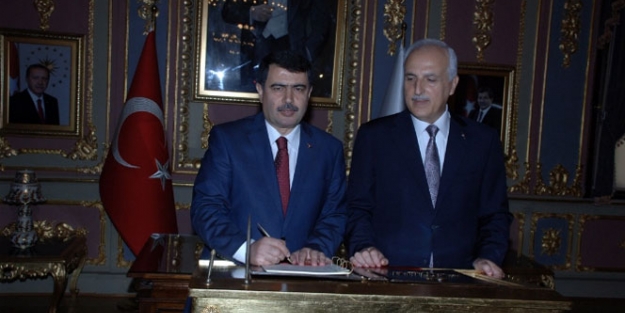 İstanbul'un yeni valisi Vasip Şahin göreve başladı