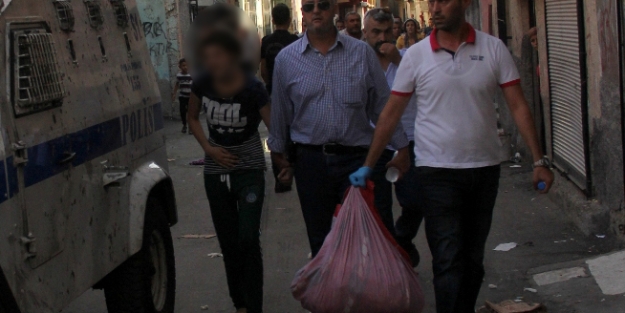 15 yaşındaki çocuk 4 kilo esrarla yakalandı