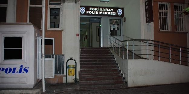 14 yaşındaki çocuk 3 kişiyi bıçakladı