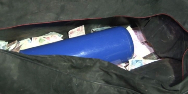 ATM’den çaldıkları parayı...