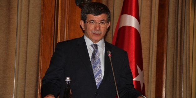Davutoğlu "Üniversitelerde düşünce özgürlüğüne sınırlama getirilemez"