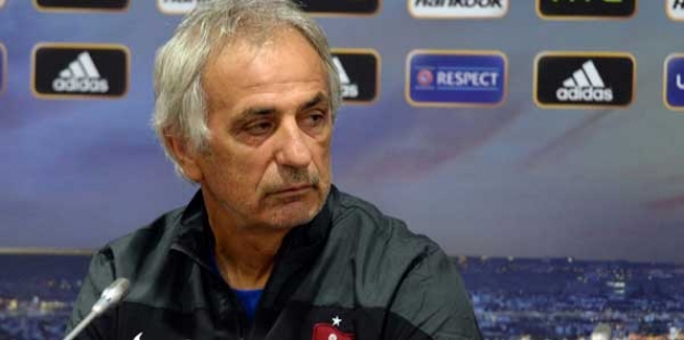 Halilhodzic sonunda patladı! Bu nasıl takım...