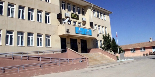 3 okula çatışma tatili!