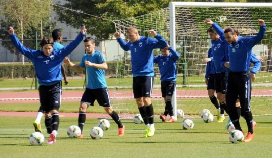 Galatasaray'a eski futbolcusundan gözdağı