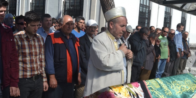 Bebeğini kucağına alamadan yaşamını yitirdi