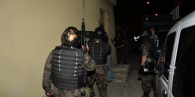 Çeteye polis baskını! 9 gözaltı