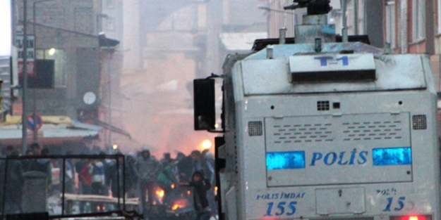 Van'da olaylı yürüyüş