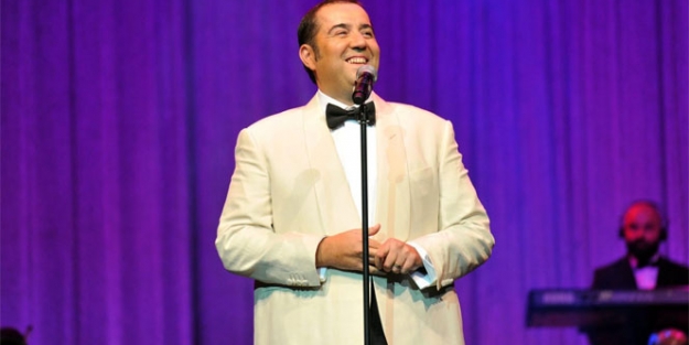 Ata Demirer'den unutulmaz konser