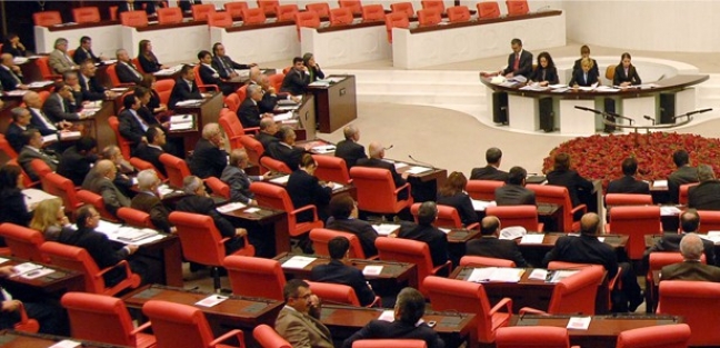 Tezkereye Suriye'den sert tepki!