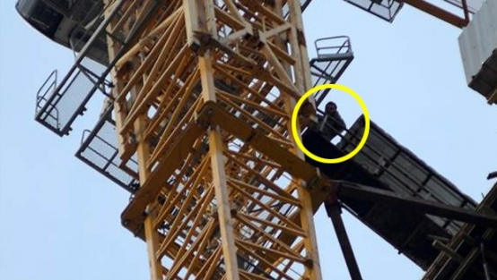 236 metre yükseklikte eylem