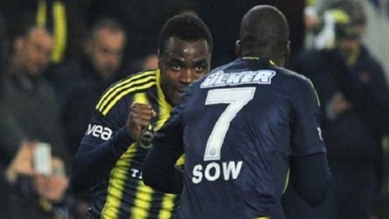 Emenike resti çekti!