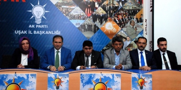 Uşak Ak Parti Üyeleri, Bayram Nedeniyle Bir Araya Geldi