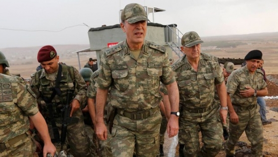 Kara Kuvvetleri Komutanı sınırda