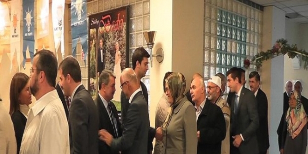 Ak Parti’de Bayramlaşma Programı Yoğun Geçti
