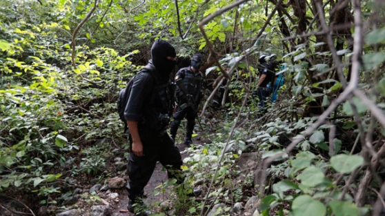 Toplu mezarda 43 öğrenci!