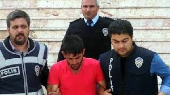 Eşini 20 yerinden bıçaklayarak öldürdü!