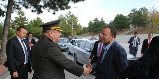 Adalet Bakanı Bozdağ, Yozgat İl Jandarma Komutanlığını Ziyaret Etti