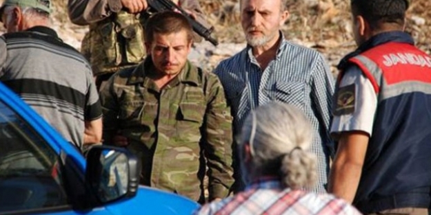 Oğlunu öldürdü, ağaç kovuğuna saklandı!