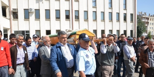 Emekli Zabıta Memuru Erhan Oğuz Son Yolculuğuna Uğurlandı