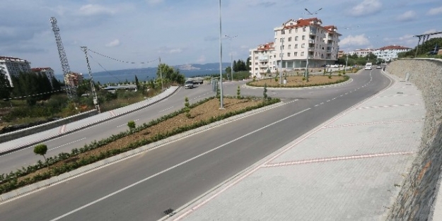Karamürsel-iznik Yolu Genişletildi
