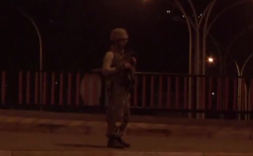 O ilimizde asker şehre indi!