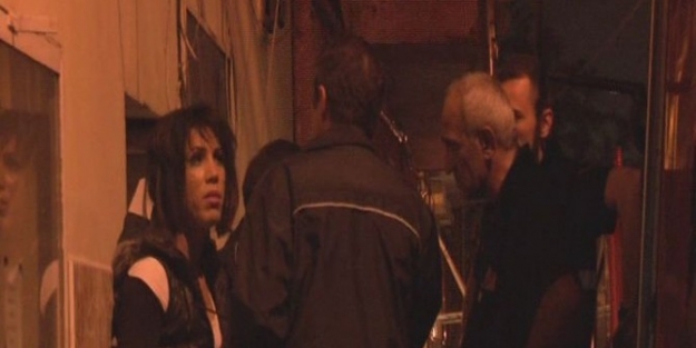 Suriyeli Travestiye Ait Evi Kundakladılar