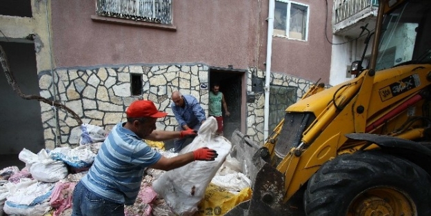 Bayraklı ’alo Moloz’ Hattıyla Daha Temiz