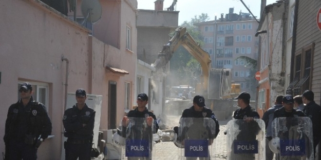 Bursa’da Olaylı Yıkım