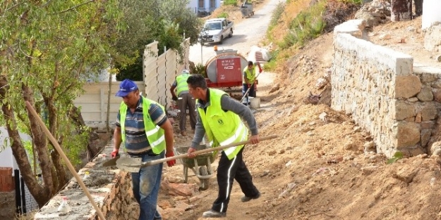 Belediye Ekipleri Çalişmalarini Tüm Noktalarda Sürdürüyor